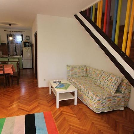 Apartment Gita Malinska Exterior foto